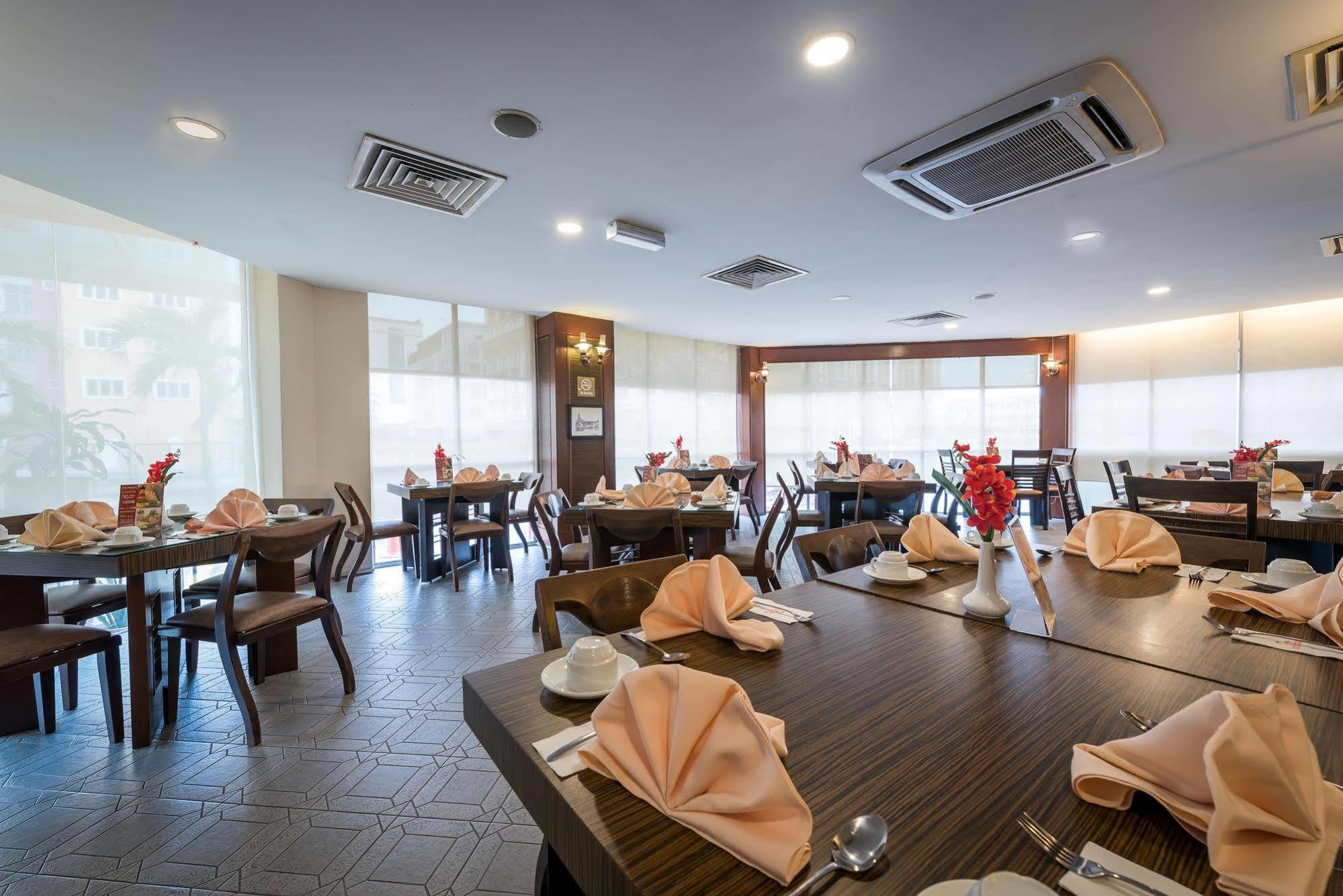 Hotel Sentral Riverview Melaka Kültér fotó